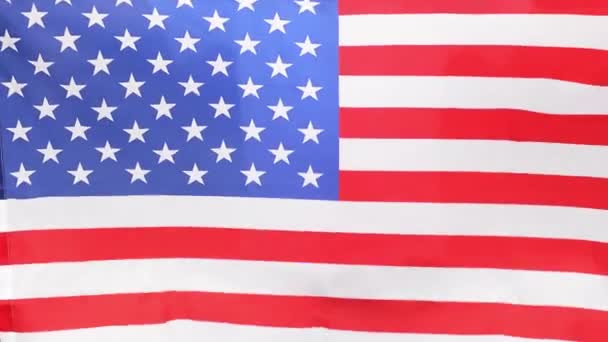 Η σημαία των ΗΠΑ κυματίζει στον άνεμο — Αρχείο Βίντεο
