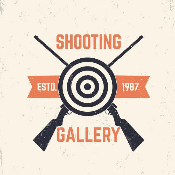 Shooting Gallery logo med korsade gevär, Vintage skylt med jaktgevär och Target, vektor illustration — Stock vektor