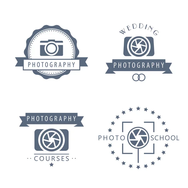 Fotografia, escola de fotografia, cursos de fotografia, logotipo do fotógrafo, crachás, sinais isolados sobre branco, ilustração vetorial —  Vetores de Stock