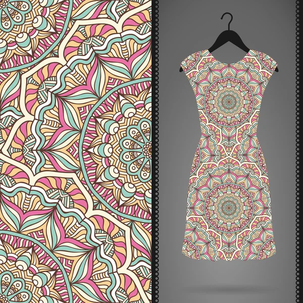 Cartão com vestido e padrão sem costura. Elementos decorativos vintage. Fundo desenhado à mão . — Vetor de Stock