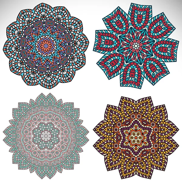 Mandala. Modello di ornamento rotondo. Elementi decorativi vintage. Sfondo disegnato a mano. Islam, arabo, indiano, motivi ottomani. — Vettoriale Stock