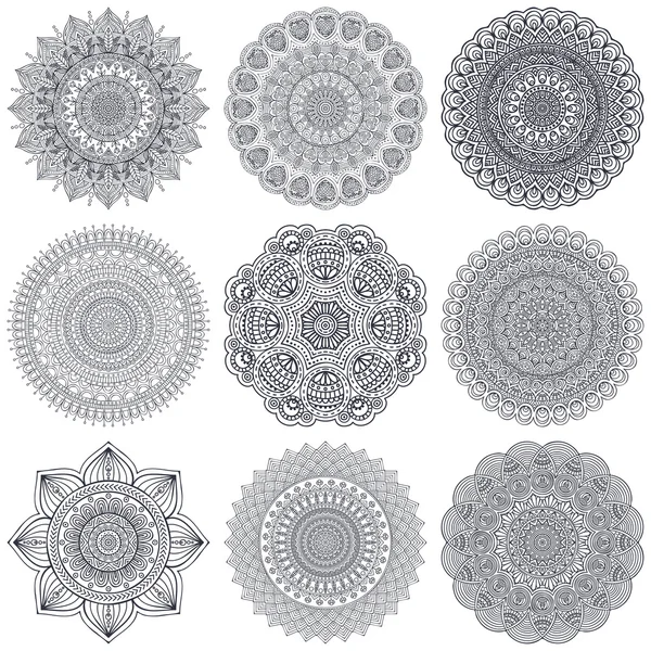 Mandala. Yuvarlak Süs Şablonu. Klasik dekoratif elementler. El çizimi arka plan. İslam, Arapça, Hintçe, sedir motifleri.