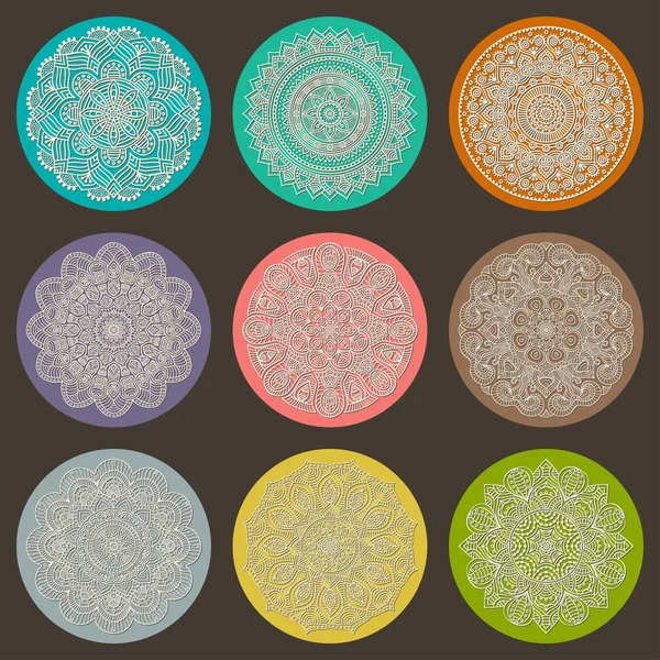 Ornamento redondo Mandala — Vector de stock