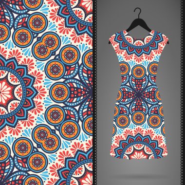 Seamless modeli ile elbise.