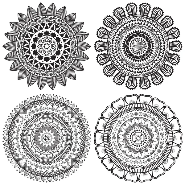 Round ornament in ethnic style — Stock Vector