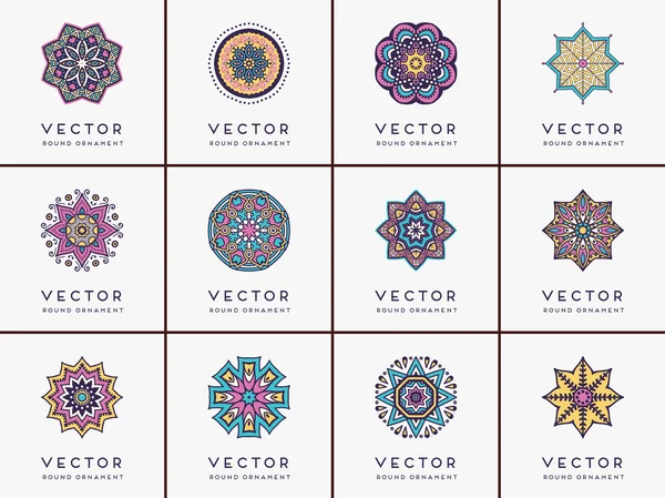 Prydnad vackert kort med Mandala — Stock vektor