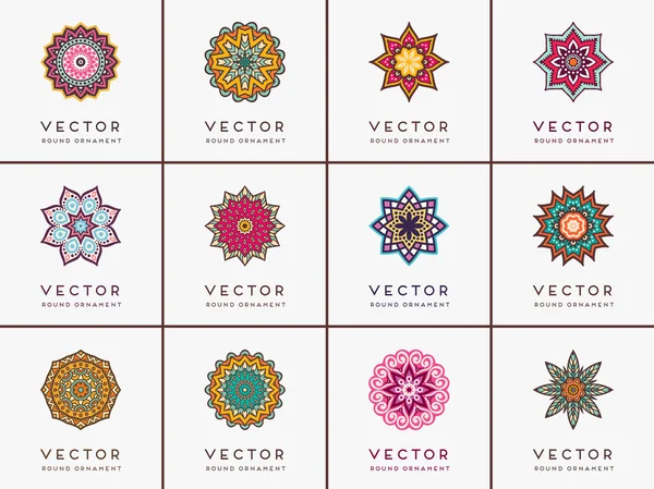 Prydnad vackert kort med Mandala — Stock vektor
