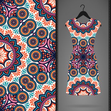 Etnik çiçek Dikişsiz desen elbise ile