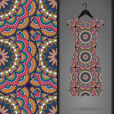 Etnik çiçek Dikişsiz desen elbise ile