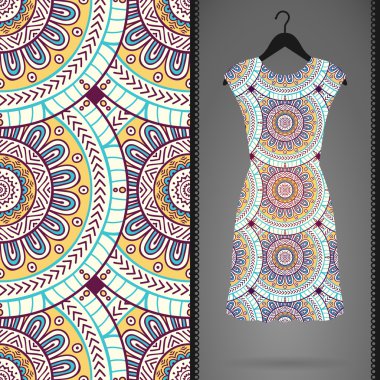 Etnik çiçek Dikişsiz desen elbise ile