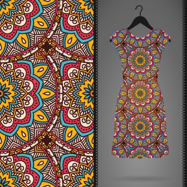 Etnik çiçek Dikişsiz desen elbise ile