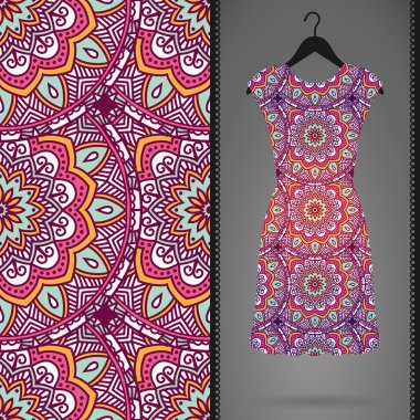 Etnik çiçek Dikişsiz desen elbise ile