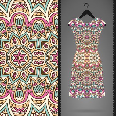 Etnik çiçek Dikişsiz desen elbise ile