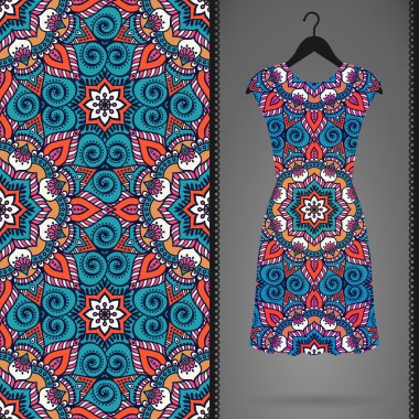 Etnik çiçek Dikişsiz desen elbise ile