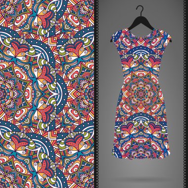 Etnik çiçek Dikişsiz desen elbise ile