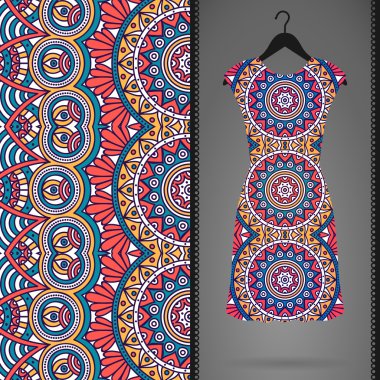 Etnik çiçek Dikişsiz desen elbise ile