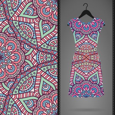 Etnik çiçek Dikişsiz desen elbise ile