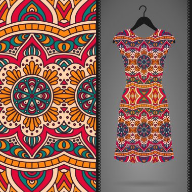 Etnik çiçek Dikişsiz desen elbise ile