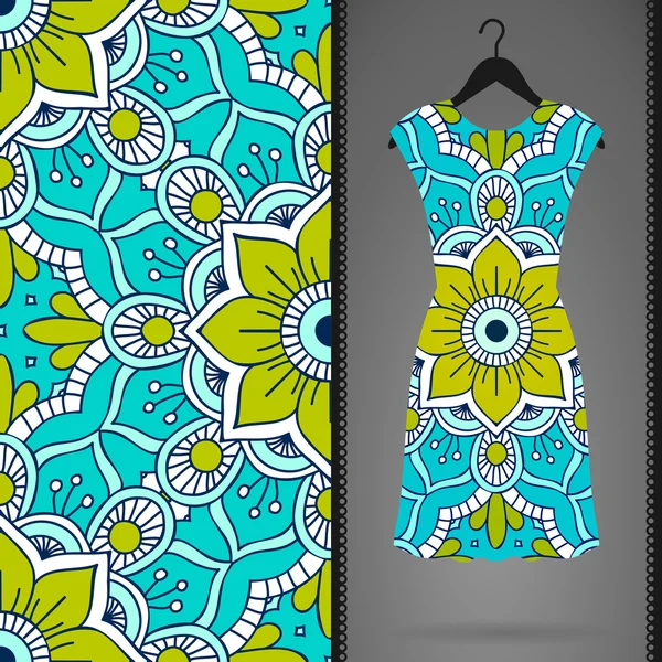 Patrón sin costura floral étnico con vestido — Vector de stock