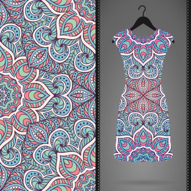 Etnik çiçek Dikişsiz desen elbise ile