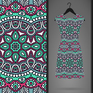 Etnik çiçek Dikişsiz desen elbise ile