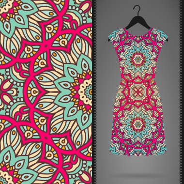 Etnik çiçek Dikişsiz desen elbise ile