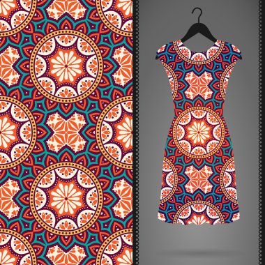 Etnik çiçek Dikişsiz desen elbise ile