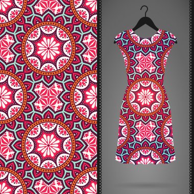 Etnik çiçek Dikişsiz desen elbise ile