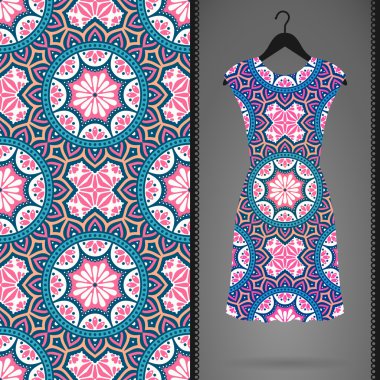 Etnik çiçek Dikişsiz desen elbise ile