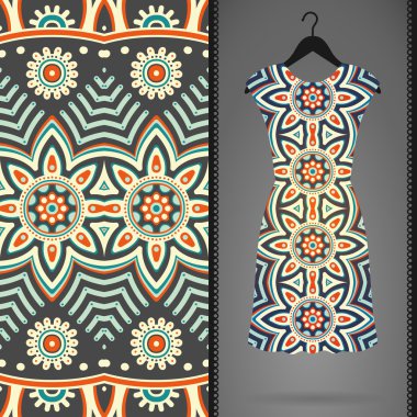 Etnik çiçek Dikişsiz desen elbise ile