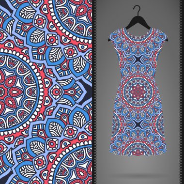 Etnik çiçek Dikişsiz desen elbise ile