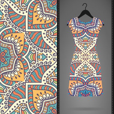 Etnik çiçek Dikişsiz desen elbise ile