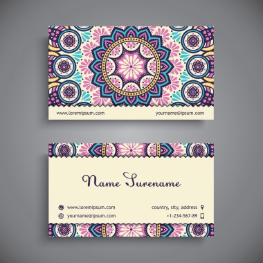Mandala ile süslenmiş güzel bir kart