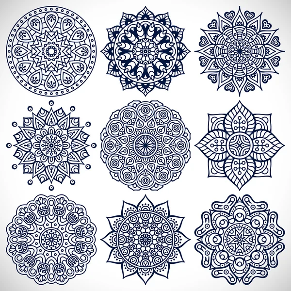 Vector etniska mandala — Stock vektor