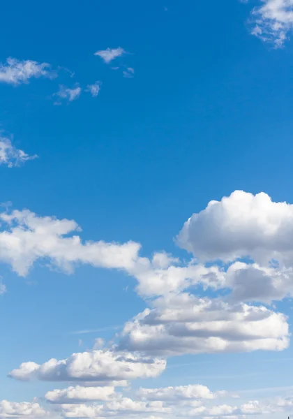 mavi gökyüzü ve beyaz bulutlar 5