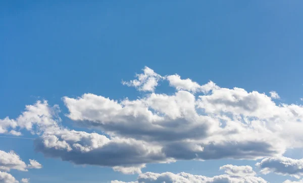 mavi gökyüzü ve beyaz bulutlar 7