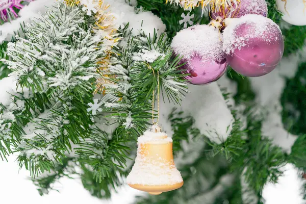 Noel süslemeleri yakın çekim çan