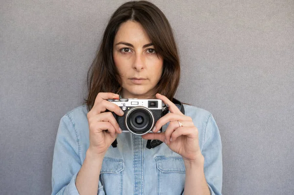 Front View Portrait Nice Young Woman Holding Vintage Style Camera — Stock Photo, Image