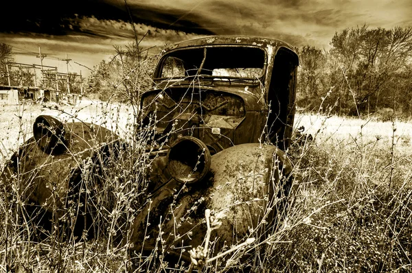 Abandoned car route 66