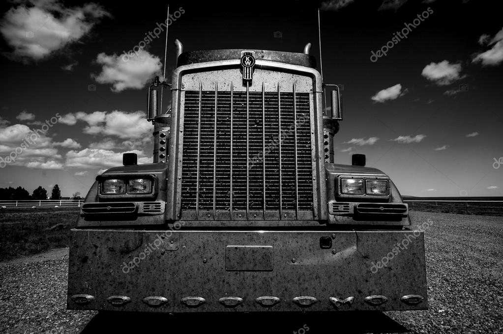 LKW schwarz und weiß - Stockfotografie: lizenzfreie Fotos © docrob