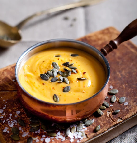 Pumpkin cream soup in roasting pan — Stock Image Pumpkin cream soup in roasting pan Stock Photo