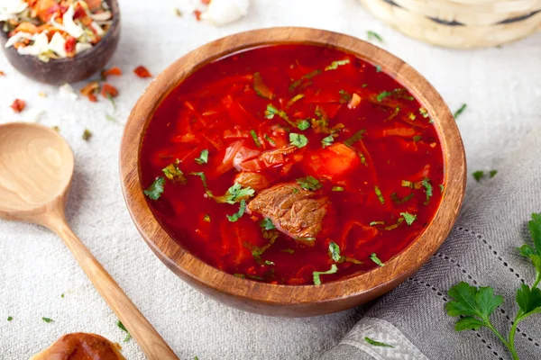 Traditional Ukrainian Russian vegetable soup, borsch with garlic donuts, pampushki . — Stock Image Traditional Ukrainian Russian vegetable soup, borsch with garlic donuts, pampushki . Stock Image