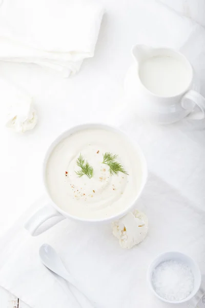 Cauliflower soup with dill and seasoning. Healthy food — Stock Image Cauliflower soup with dill and seasoning. Healthy food Stock Picture