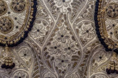 Bir boğa güreşi sırasında giyilen süslü 