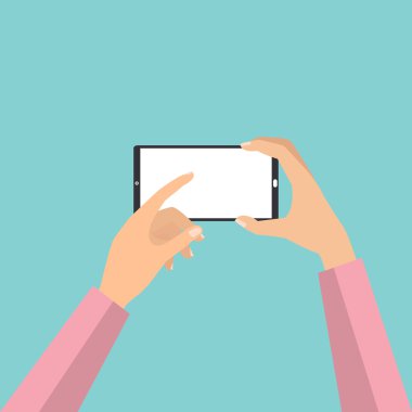 Bir fotoğraf çekmek için smartphone dokunmatik ekran tutan el.