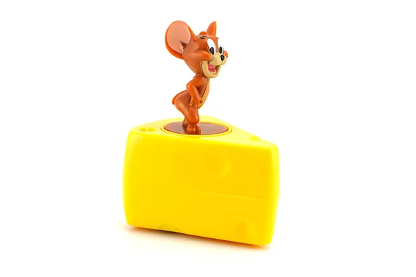 Джерри на кусочке сыра — стоковое фото