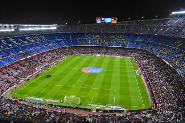 Stadion Camp Nou przed inauguracyjnym meczem Fc Barcelona przeciwko Sevilla Fc (2:1) — Zdjęcie stockowe