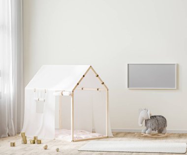 Yatay çerçeve, çocuk odasının arka planında çadır ve oyuncaklarla maket yapar.