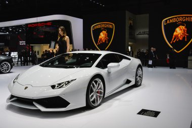 Lamborghini Huracan Cenevre Otomobil Fuarı'nda tanıttı