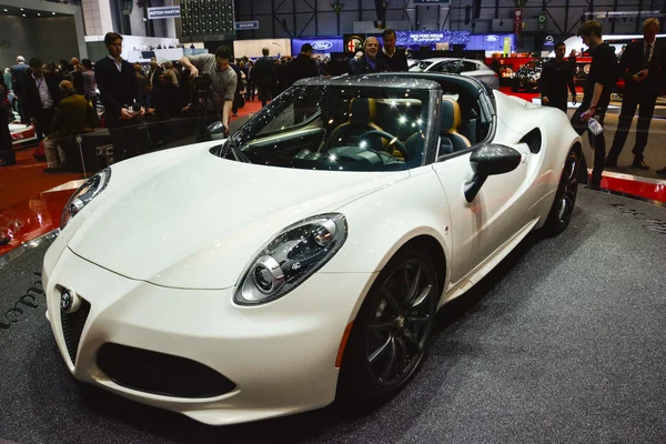 Alfa Romeo 4c örümcek Cenevre Otomobil Fuarı — Stok fotoğraf